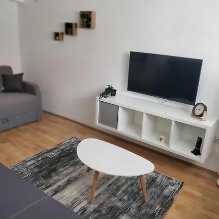 011 Apartment *