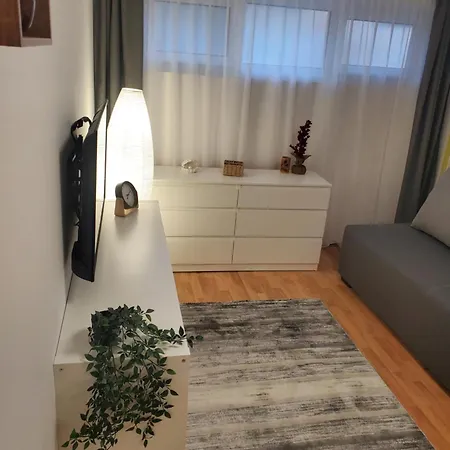 011 Apartment